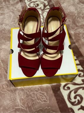 Liz Claiborne Burgundy Strappy Heeled Sandals